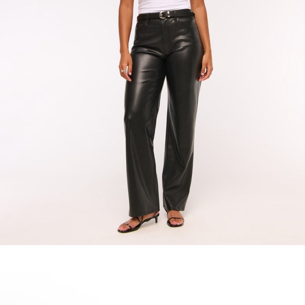 NWT Abercrombie & Fitch 90’s straight ultra high rise Size 30 / 10s